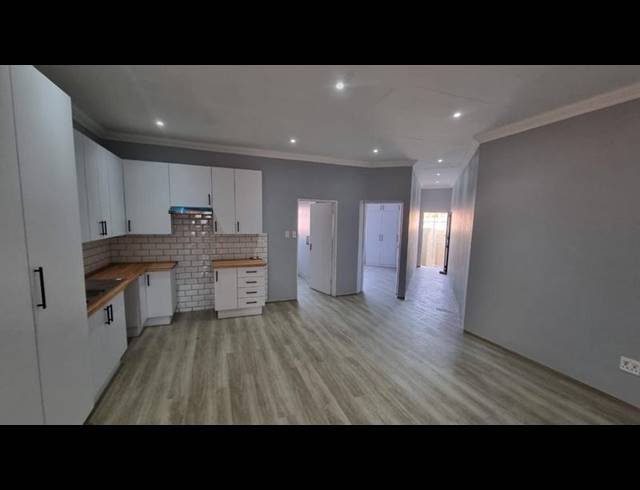 2 BEDROOM APARTMENT FOR SALE IN SELECTION PARK